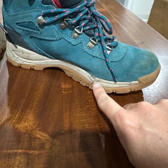 Columbia Teal and Coral Hiking Boots - Picture 3 of 6